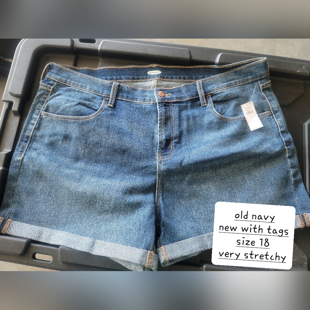 Old Navy Jean Shorts (stretchy) sz 18 NEW